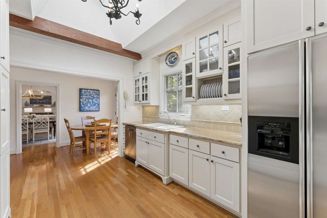 6415 Lakeshore Drive, Dallas, TX 75214