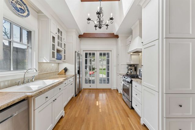 6415 Lakeshore Drive, Dallas, TX 75214