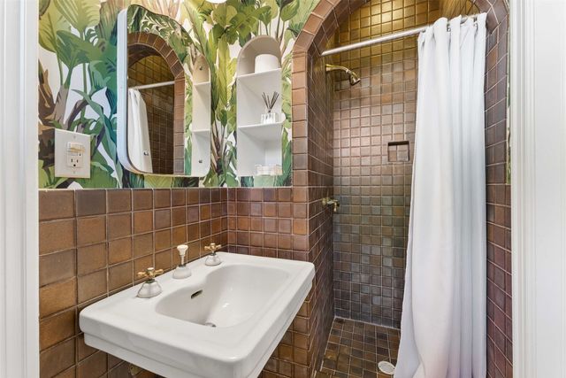 6415 Lakeshore Drive, Dallas, TX 75214