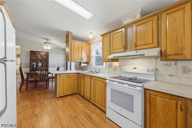 508 Pine Tree CT, North Fort Myers, FL 33917