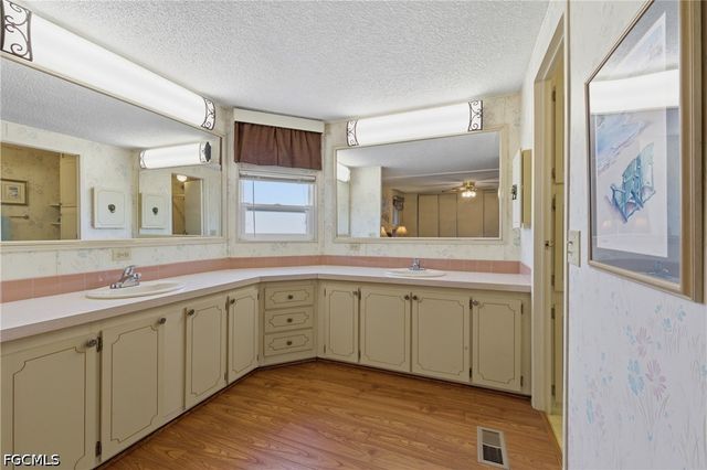 508 Pine Tree CT, North Fort Myers, FL 33917