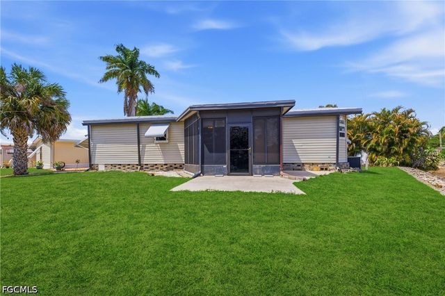 508 Pine Tree CT, North Fort Myers, FL 33917