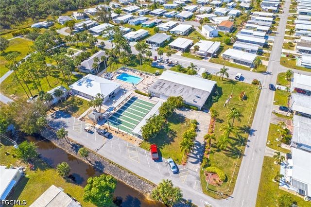 508 Pine Tree CT, North Fort Myers, FL 33917