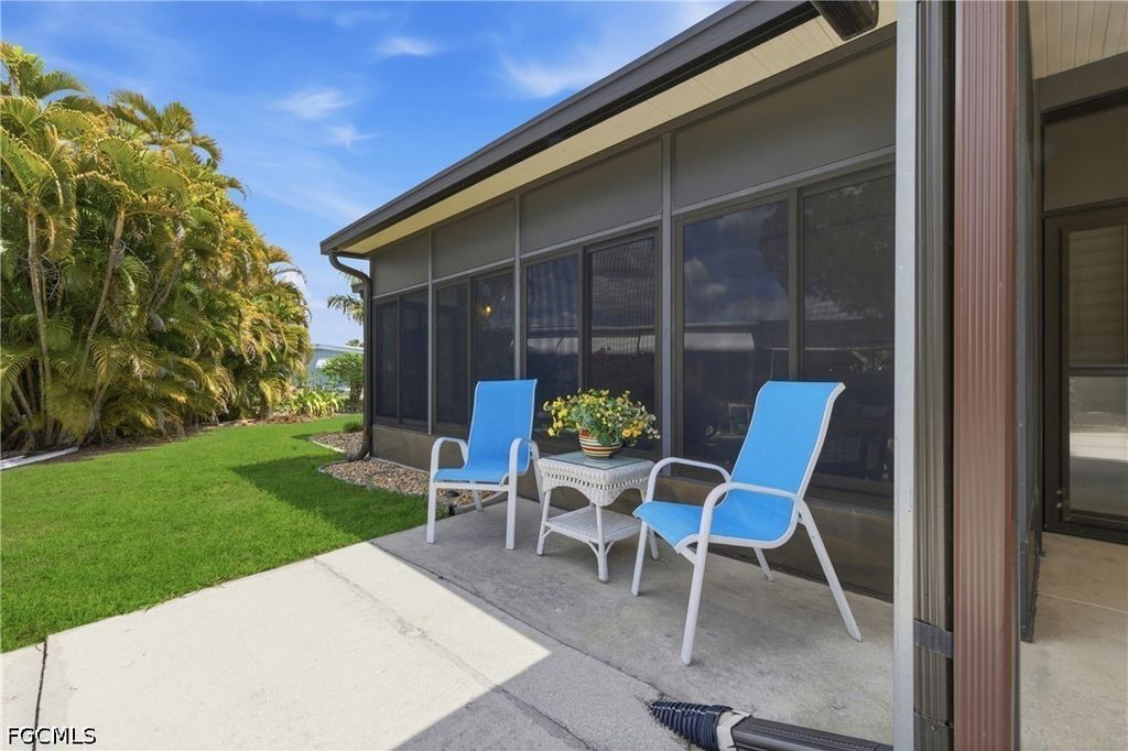 508 Pine Tree CT, North Fort Myers, FL 33917