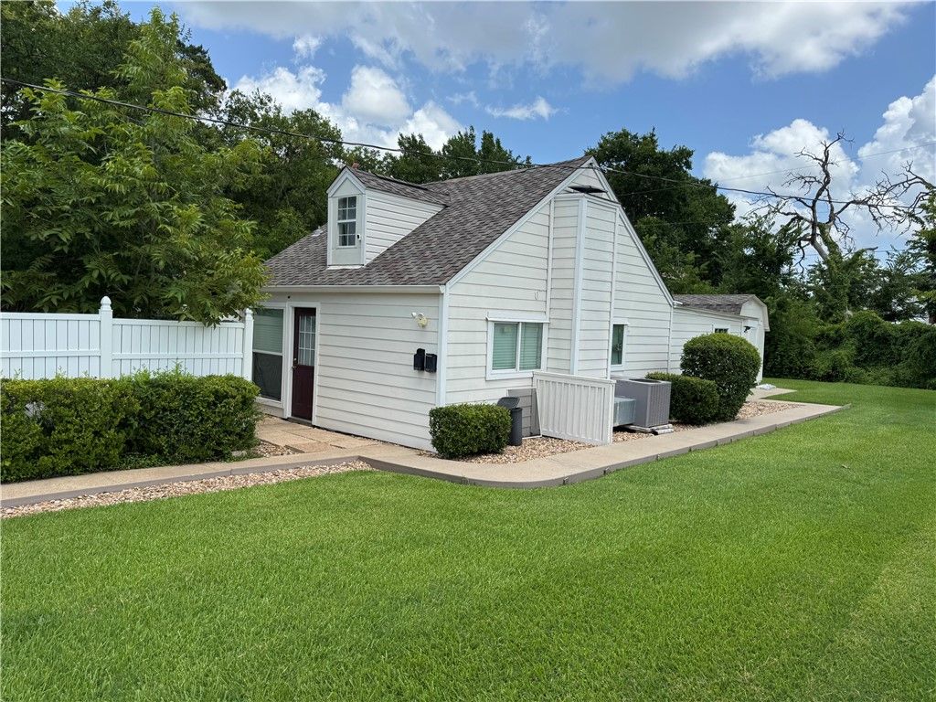 600 West Dexter Drive Apt A, College Station, TX 77840