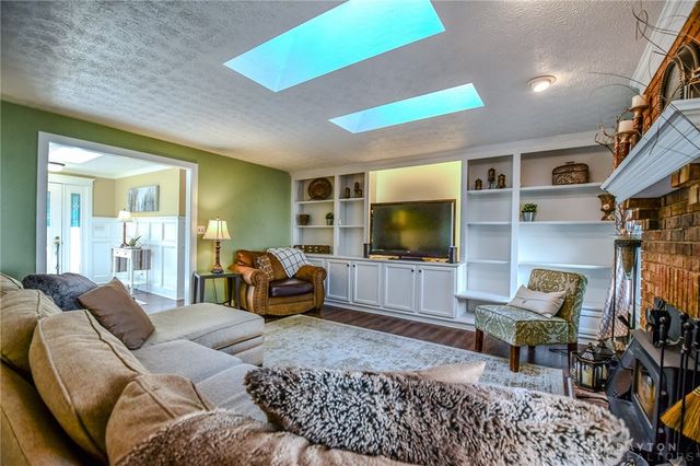 6390 Shadow Lake Trail, Centerville, OH 45459