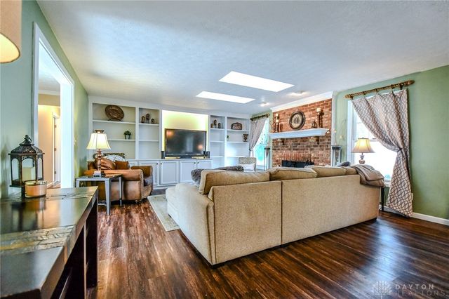 6390 Shadow Lake Trail, Centerville, OH 45459