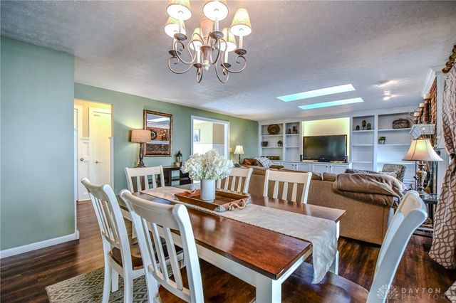 6390 Shadow Lake Trail, Centerville, OH 45459