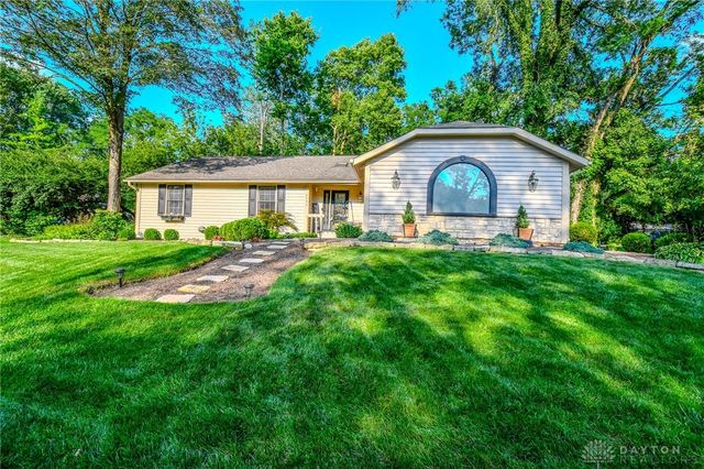 6390 Shadow Lake Trail, Centerville, OH 45459