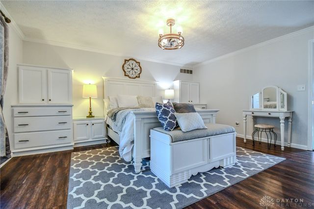 6390 Shadow Lake Trail, Centerville, OH 45459