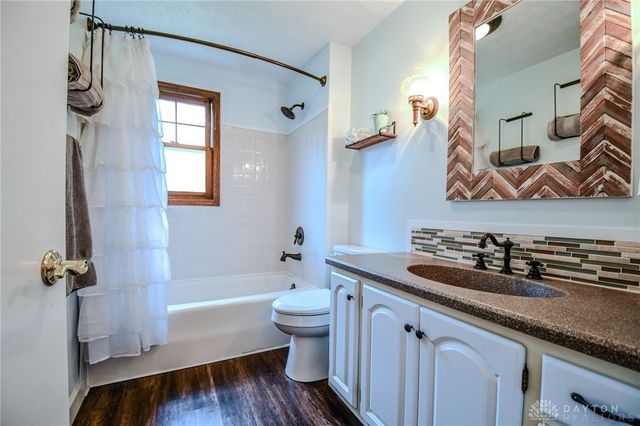 6390 Shadow Lake Trail, Centerville, OH 45459