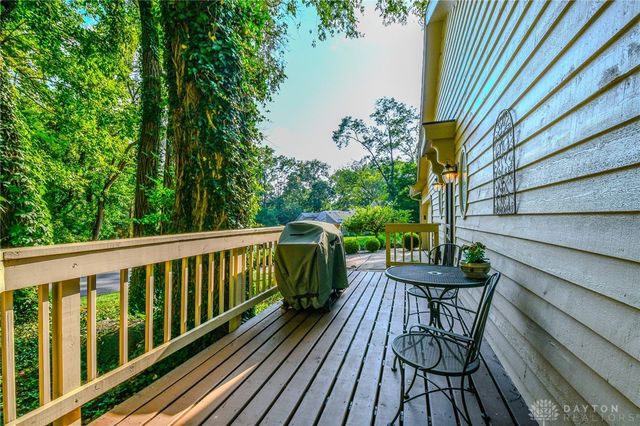 6390 Shadow Lake Trail, Centerville, OH 45459
