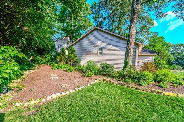 6390 Shadow Lake Trail, Centerville, OH 45459