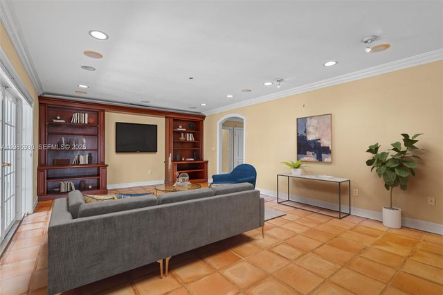 13276 SW 58th Ct, Pinecrest, FL 33156