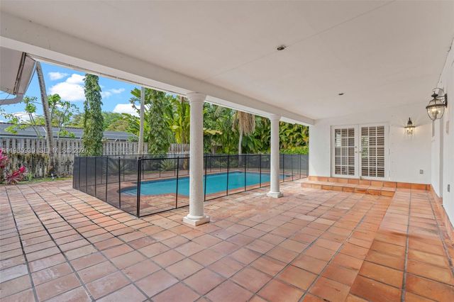 13276 SW 58th Ct, Pinecrest, FL 33156