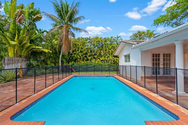 13276 SW 58th Ct, Pinecrest, FL 33156