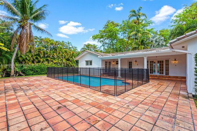 13276 SW 58th Ct, Pinecrest, FL 33156