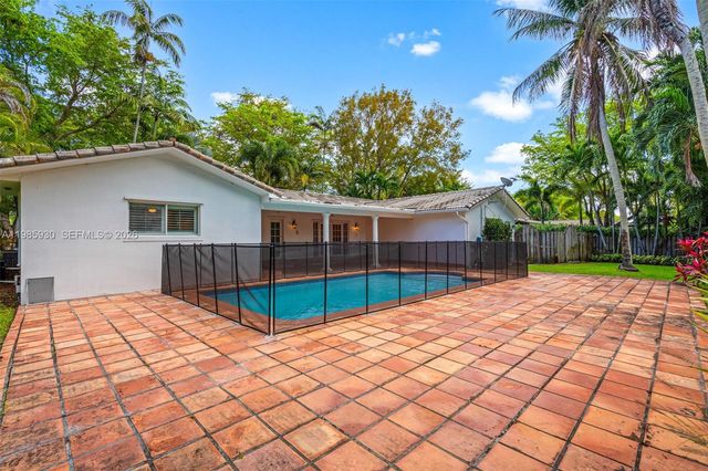 13276 SW 58th Ct, Pinecrest, FL 33156