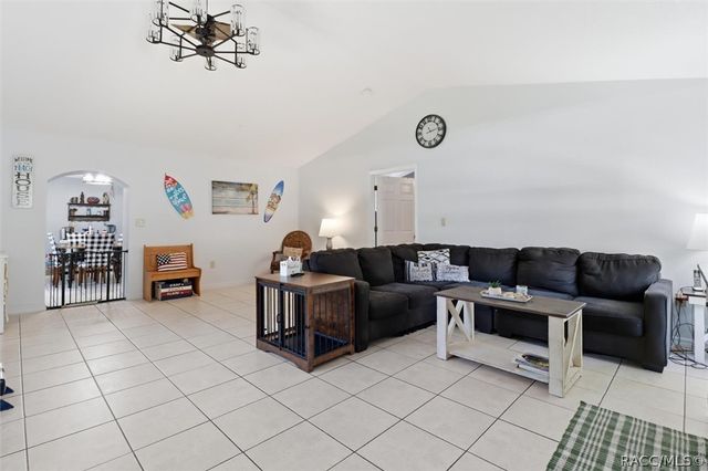 5515 S Bluegill Way, Floral City, FL 34436