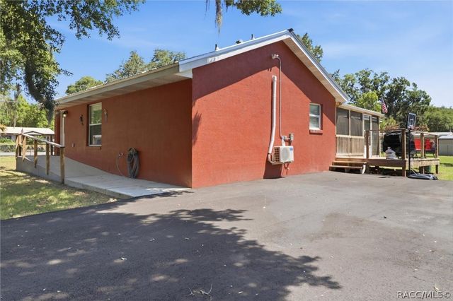 5515 S Bluegill Way, Floral City, FL 34436