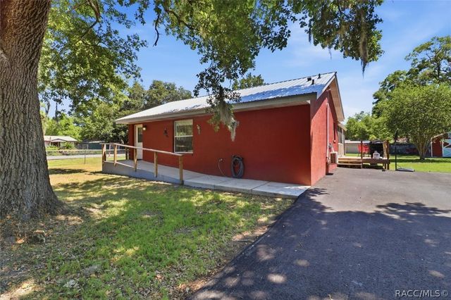 5515 S Bluegill Way, Floral City, FL 34436