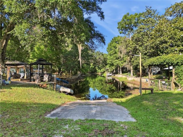 5515 S Bluegill Way, Floral City, FL 34436