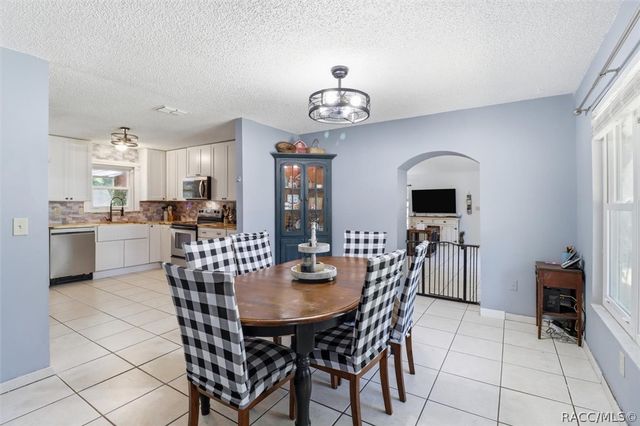 5515 S Bluegill Way, Floral City, FL 34436