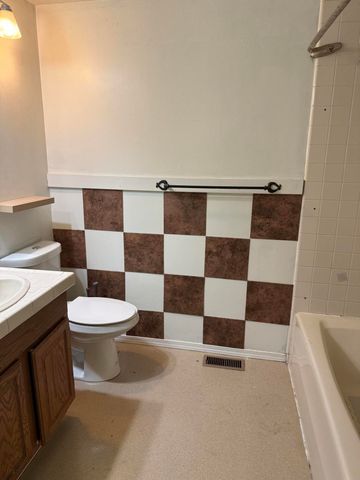 1649 NE Lesley Place, Bend, OR 97701