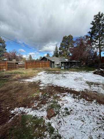 1649 NE Lesley Place, Bend, OR 97701