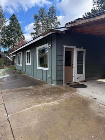 1649 NE Lesley Place, Bend, OR 97701