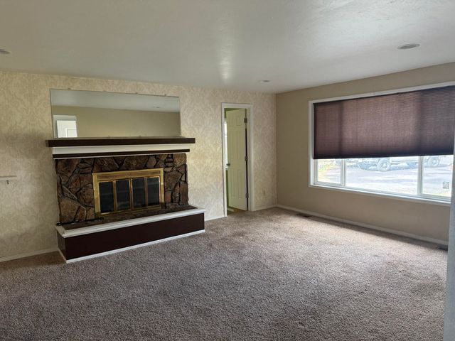 1649 NE Lesley Place, Bend, OR 97701