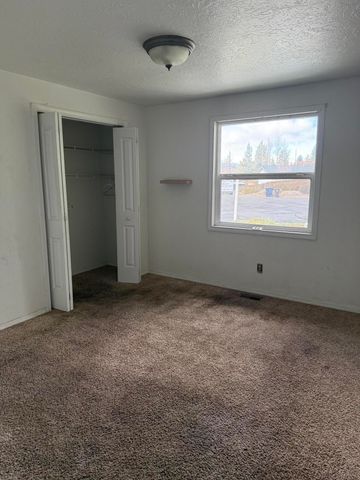 1649 NE Lesley Place, Bend, OR 97701