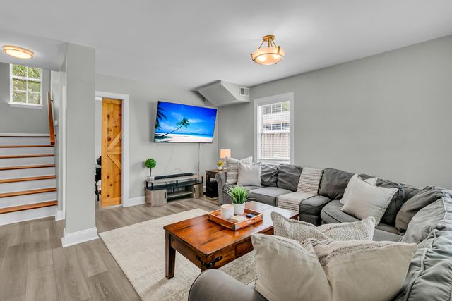 42 Woodleaf Court, Charleston, SC 29407
