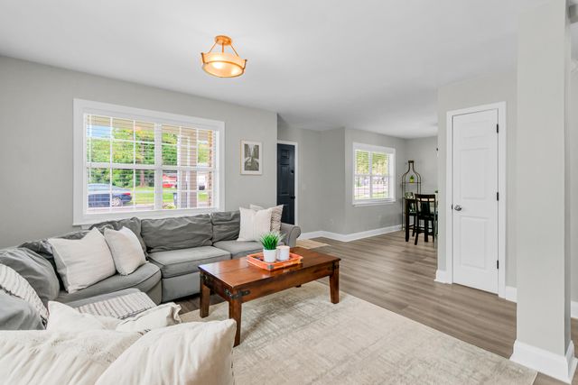 42 Woodleaf Court, Charleston, SC 29407