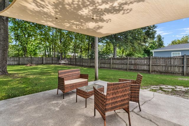42 Woodleaf Court, Charleston, SC 29407