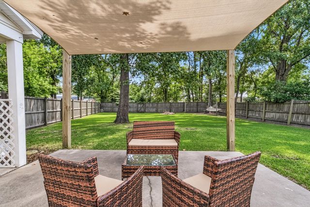 42 Woodleaf Court, Charleston, SC 29407