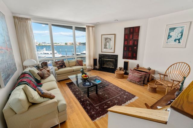 31 Constellation Wharf 31, Boston, MA 02129