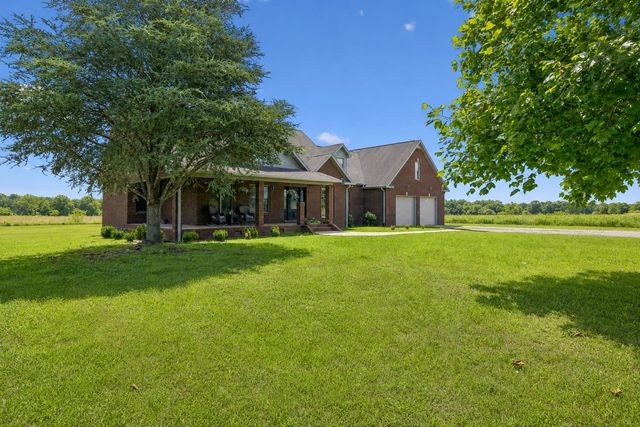 495 Roy Womack Rd, Smithville, TN 37166
