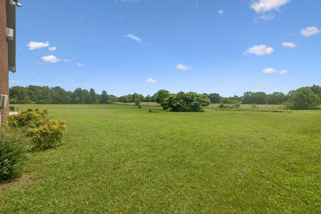 495 Roy Womack Rd, Smithville, TN 37166