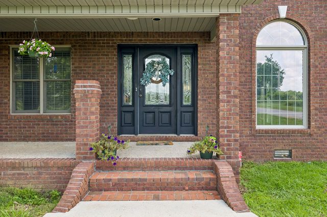 495 Roy Womack Rd, Smithville, TN 37166