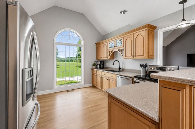 495 Roy Womack Rd, Smithville, TN 37166