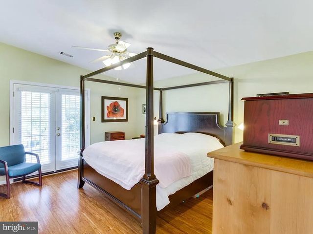 6601 FORSYTHIA ST, Springfield, VA 22150