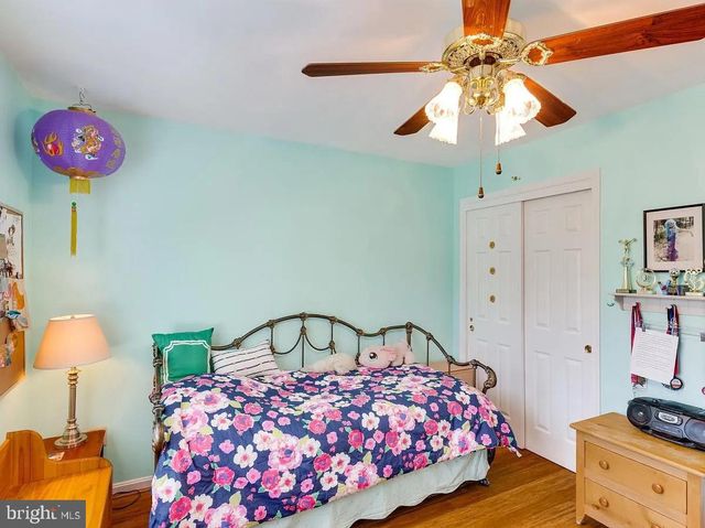 6601 FORSYTHIA ST, Springfield, VA 22150