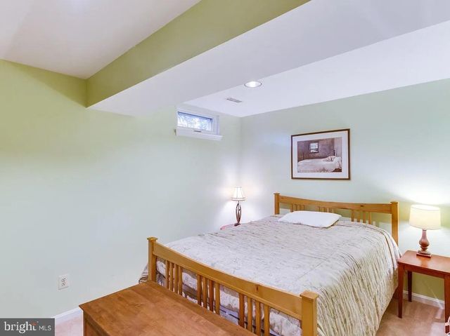 6601 FORSYTHIA ST, Springfield, VA 22150