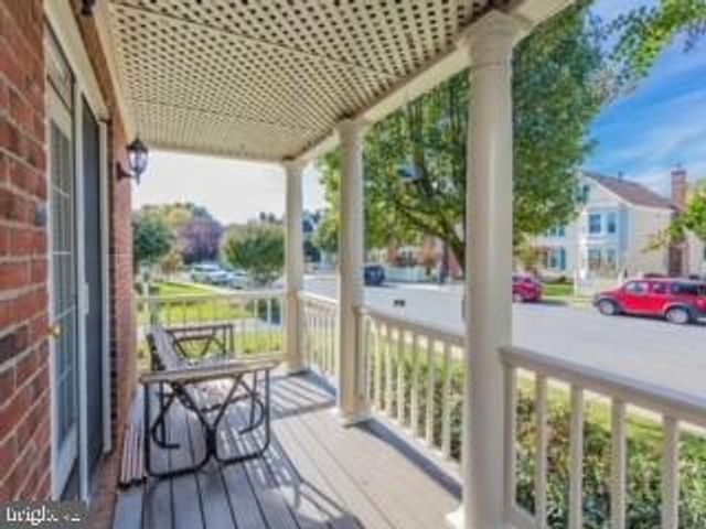 6601 FORSYTHIA ST, Springfield, VA 22150