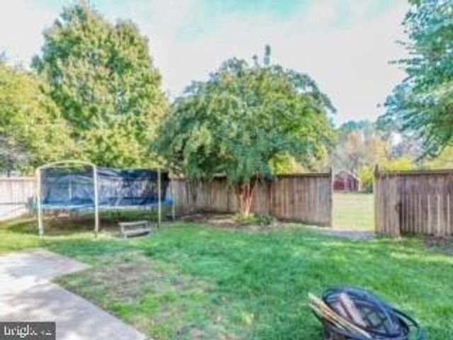 6601 FORSYTHIA ST, Springfield, VA 22150