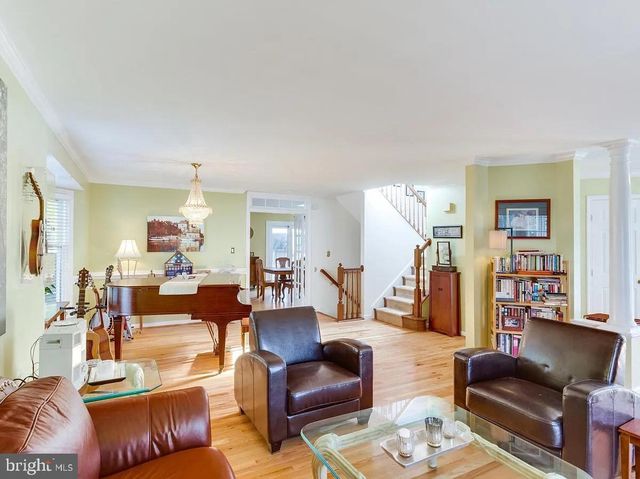 6601 FORSYTHIA ST, Springfield, VA 22150