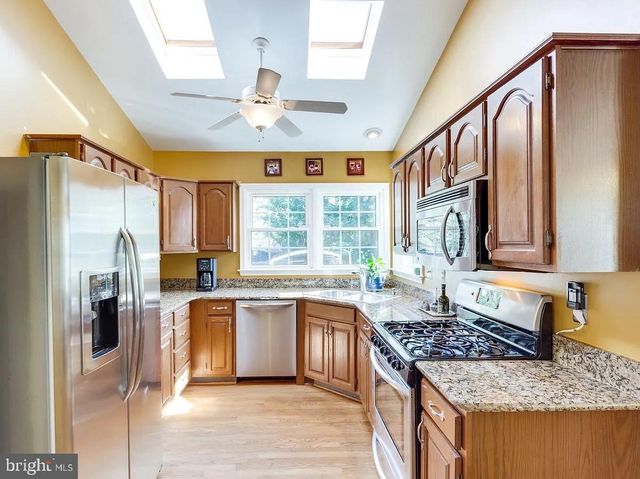 6601 FORSYTHIA ST, Springfield, VA 22150