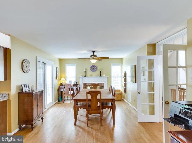 6601 FORSYTHIA ST, Springfield, VA 22150