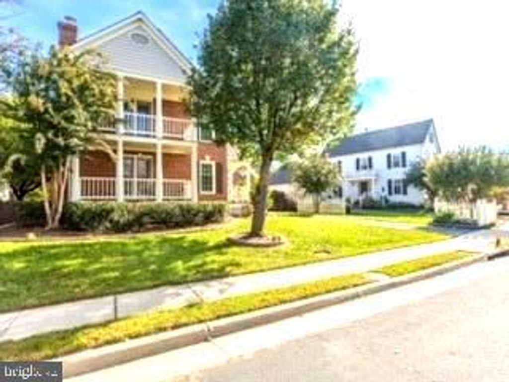 6601 FORSYTHIA ST, Springfield, VA 22150